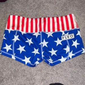 EUC LRC fleo shorts